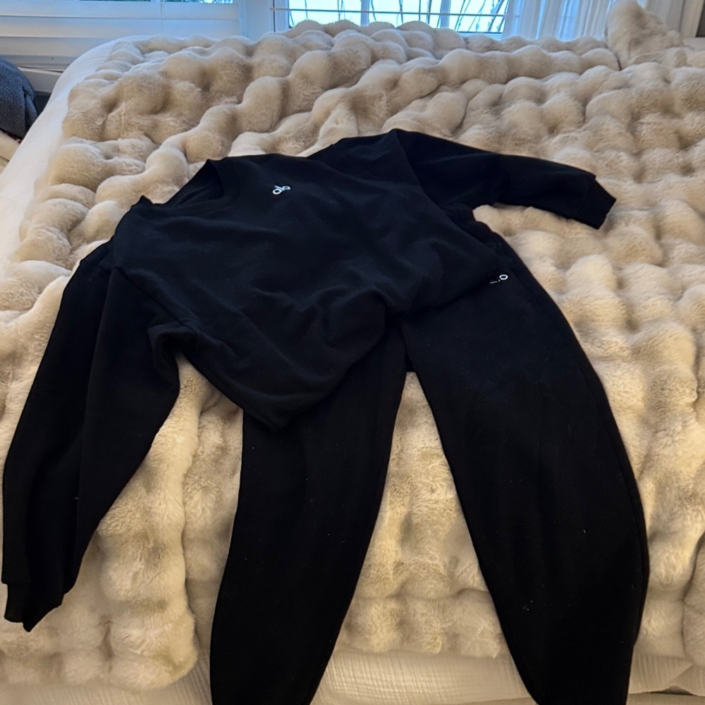 ALO Yoga sweat set